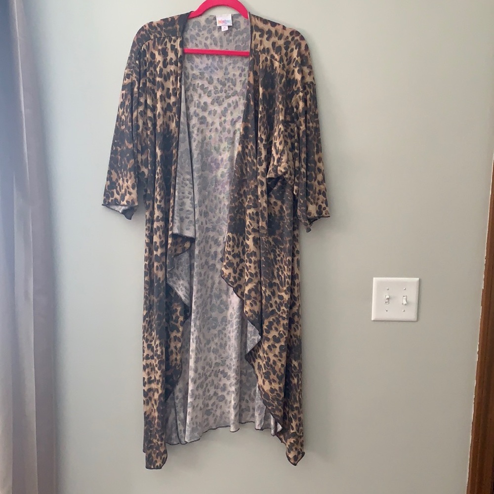 Medium leopard lularoe Shirley